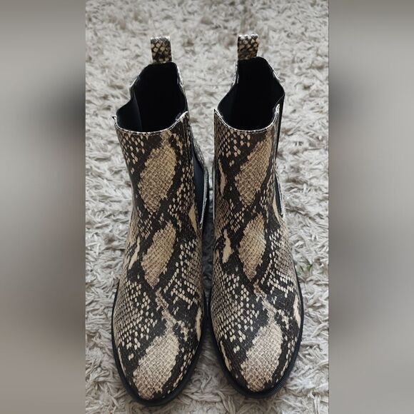 Steve Madden Snakeskin Booties Womens – Revived Clothing Exchange Size 8,5 - Picture 3 of 12